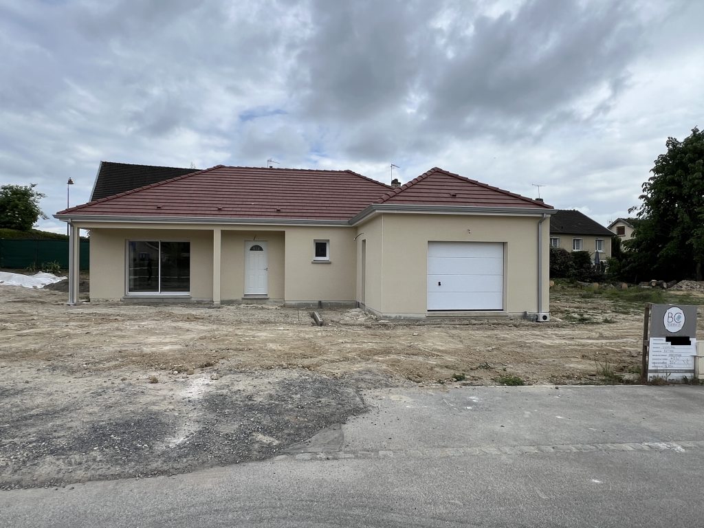 Maison de Plain- pied - 90 m² avec Garage de 35 m²